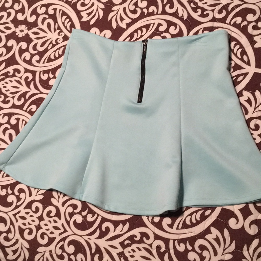 Matching skirt & tank - Picture 2 of 8